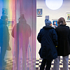 Galleri Ekdahl, utställningsvy med besökare på vernissagedagen